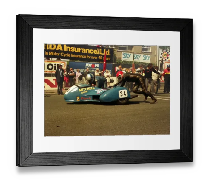 Framed Print : Stuart Applegate & Richard Burgess (Mitchell Yamaha) 1987 Sidecar TT Framed Print : Stuart Applegate & Richard Burgess (Mitchell Yamaha) 1987 Sidecar TT