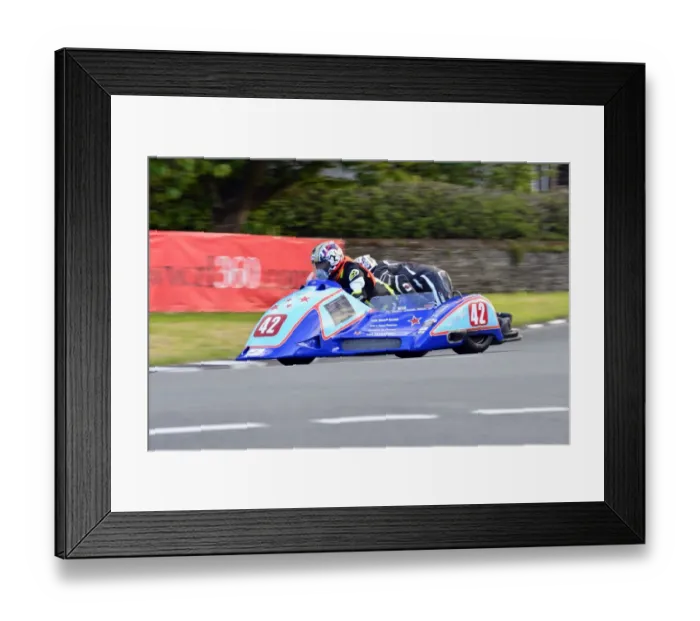 Framed Print : Chris Lawrance & Darren Prentis (Ireson Yamaha) 2015 Sidecar TT