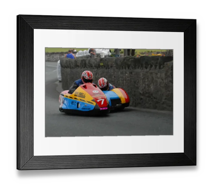 Framed Print : Ian Bell & Carl Bell (LCR Yamaha) 2009 Southern 100 Framed Print : Ian Bell & Carl Bell (LCR Yamaha) 2009 Southern 100