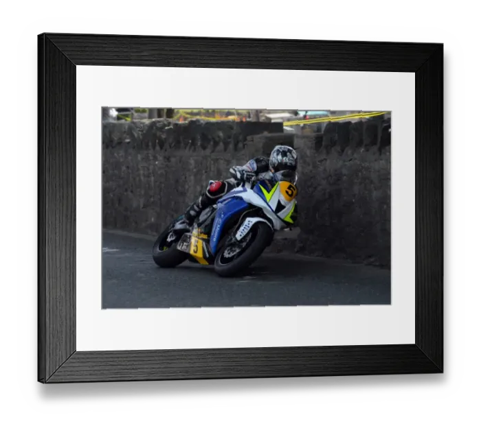 Framed Print : Chris Palmer (Yamaha) 2009 Southern 100 Framed Print : Chris Palmer (Yamaha) 2009 Southern 100