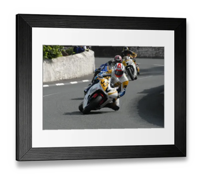 Framed Print : Dennis Booth (Yamaha) 2009 Southern 100 Framed Print : Dennis Booth (Yamaha) 2009 Southern 100