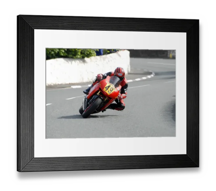 Framed Print : Neil Watson (Yamaha) 2009 Southern 100 Framed Print : Neil Watson (Yamaha) 2009 Southern 100