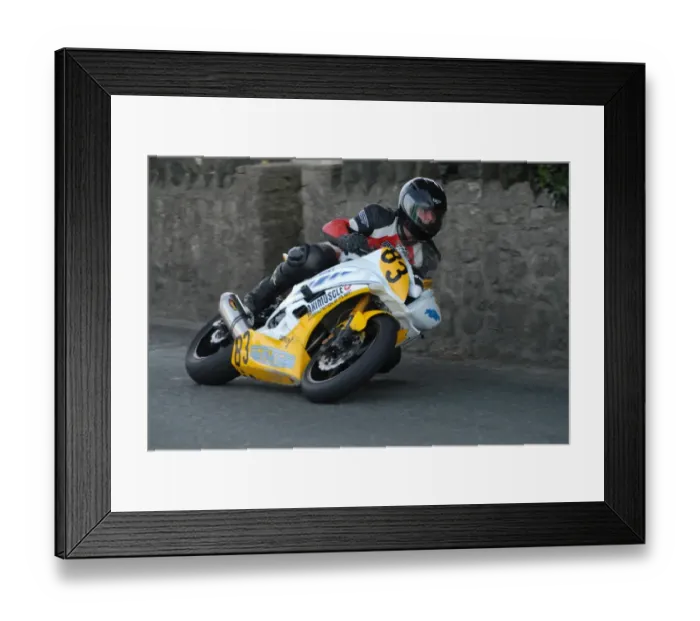 Framed Print : Stephen McIlvenna (Yamaha) 2009 Southern 100 Framed Print : Stephen McIlvenna (Yamaha) 2009 Southern 100