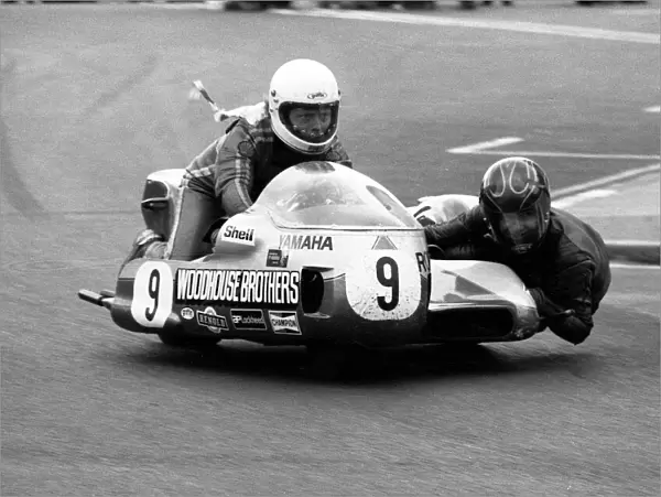 Mick Boddice & Chas Birks (Simmonds Woodhouse Yamaha) 1977 Sidecar TT