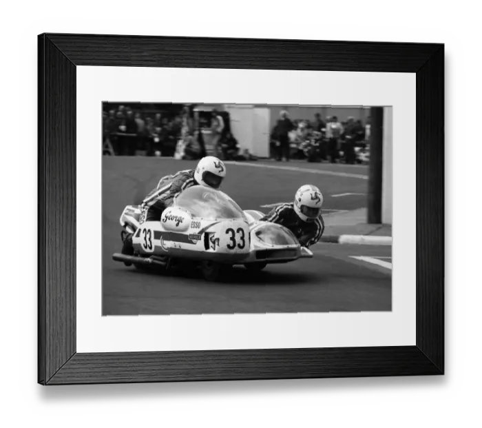 Framed Print : George Oates & John Molyneux (Kawasaki) 1977 Sidecar TT