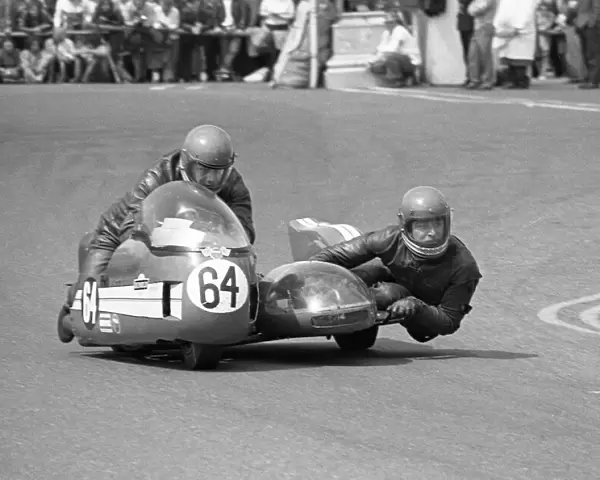 Fred Cornbill & Mike Tinkler (GPS Honda) 1974 750 Sidecar TT