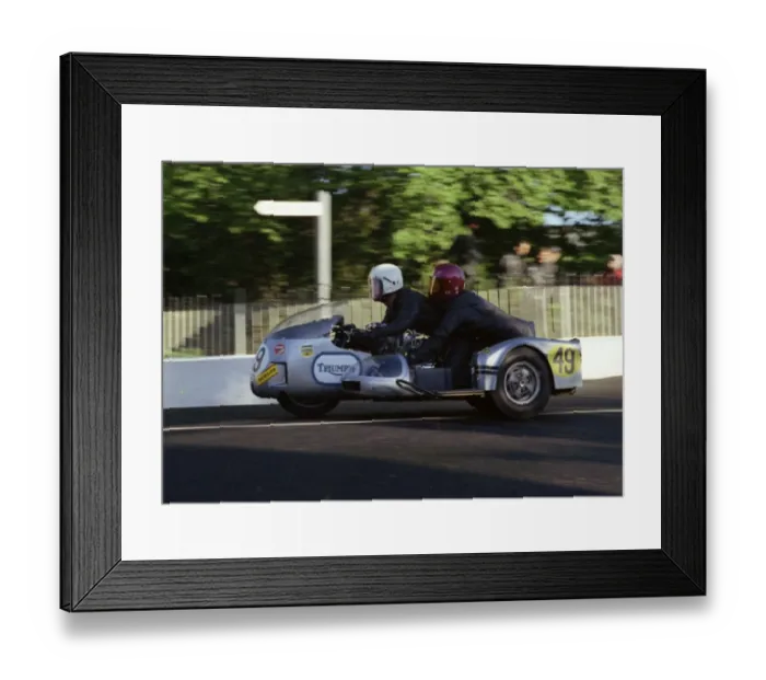 Framed Print : Mick Cain & Beverley Martin (Triumph) 1973 750 Sidecar TT Framed Print : Mick Cain & Beverley Martin (Triumph) 1973 750 Sidecar TT