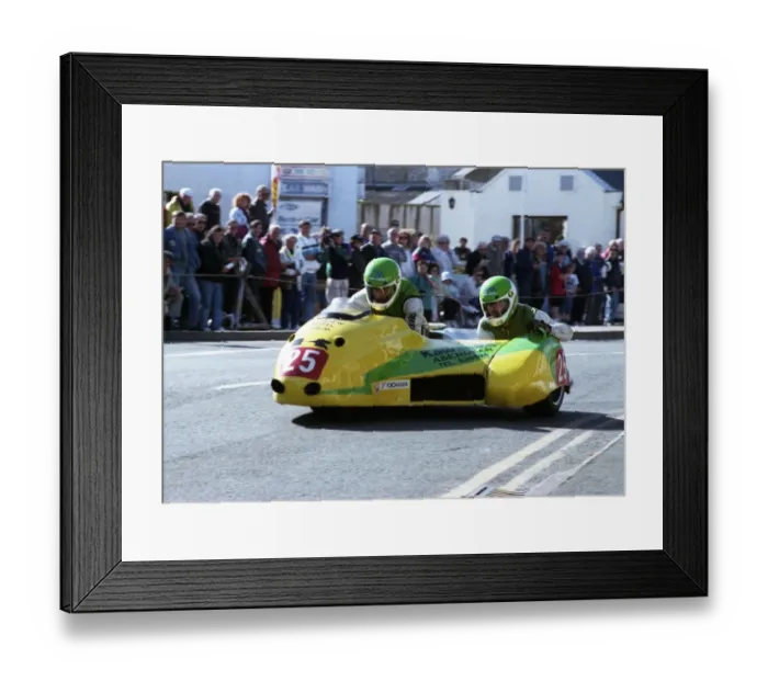 Framed Print : Alistair Lewis & William Annandale (Windle Kawasaki) 1994 Sidecar TT Framed Print : Alistair Lewis & William Annandale (Windle Kawasaki) 1994 Sidecar TT