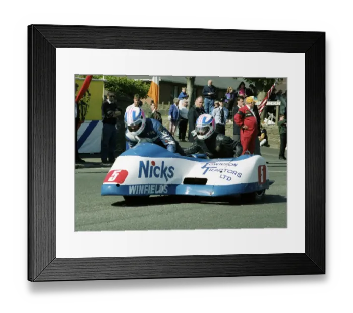 Framed Print : John Holden & Ian Watson (Baker Kawasaki) 1991 Sidecar TT Framed Print : John Holden & Ian Watson (Baker Kawasaki) 1991 Sidecar TT