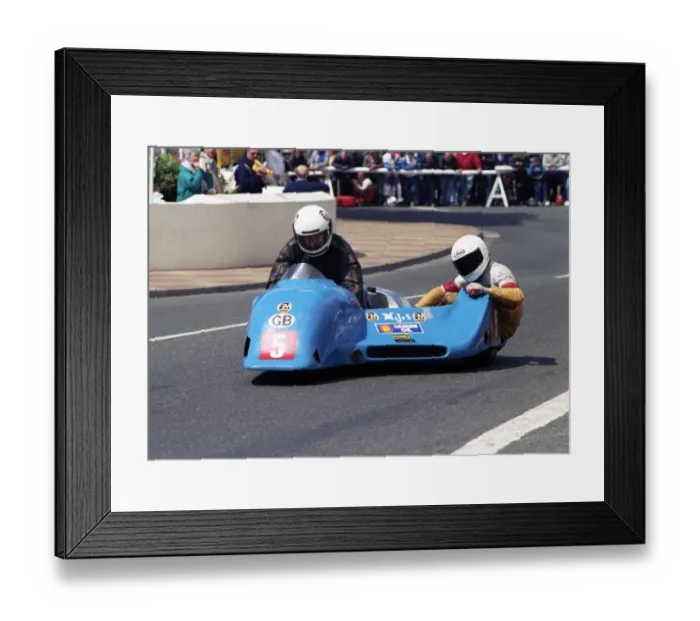 Framed Print : Derek Plummer & Gareth Keep (Kawasaki) 1990 Sidecar TT Framed Print : Derek Plummer & Gareth Keep (Kawasaki) 1990 Sidecar TT