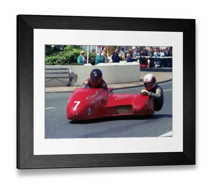 Framed Print : Artie Oates & Stuart Pitts (Kawasaki) 1990 Sidecar TT Framed Print : Artie Oates & Stuart Pitts (Kawasaki) 1990 Sidecar TT