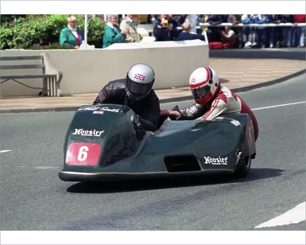 Neil Smith & Steven Mace (Windle Yamaha) 1990 Sidecar TT