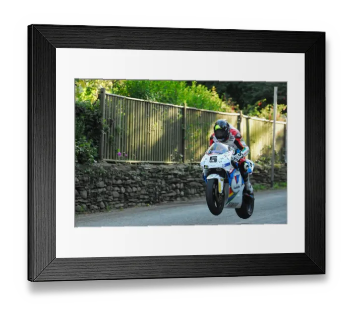 Framed Print : Bruce Anstey (Padgett Yamaha) 2015 Formula One Classic TT Framed Print : Bruce Anstey (Padgett Yamaha) 2015 Formula One Classic TT