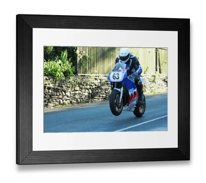 Framed Print : Michael Hand (Yamaha) 2015 Formula One Classic TT Framed Print : Michael Hand (Yamaha) 2015 Formula One Classic TT
