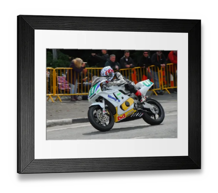 Framed Print : Gavin Lupton (Honda) 2014 Lightweight Manx Grand Prix Framed Print : Gavin Lupton (Honda) 2014 Lightweight Manx Grand Prix