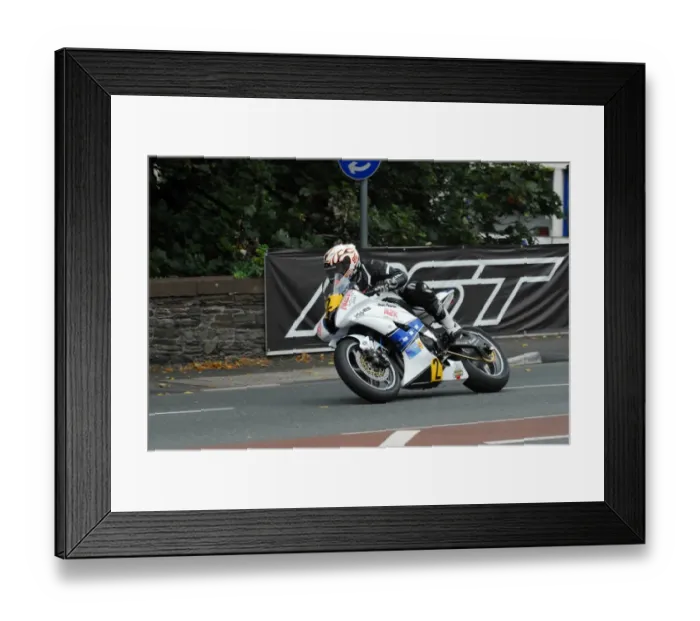 Framed Print : Andy Farrell (Yamaha) 2015 Senior Manx Grand Prix Framed Print : Andy Farrell (Yamaha) 2015 Senior Manx Grand Prix