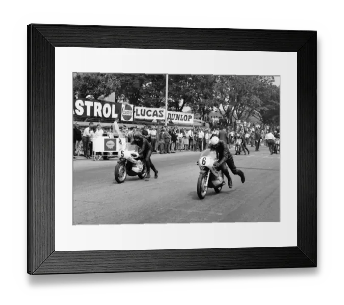 Framed Print : Chas Mortimer (Broad Yamaha, 5) and Malcolm Uphill (Padgett Yamaha) 1971 Junior TT Framed Print : Chas Mortimer (Broad Yamaha, 5) and Malcolm Uphill (Padgett Yamaha) 1971 Junior TT