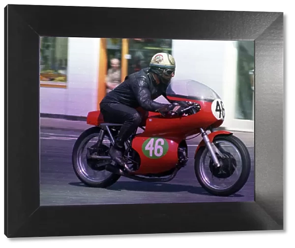 Ken Kay (Aermacchi) 1966 Senior TT