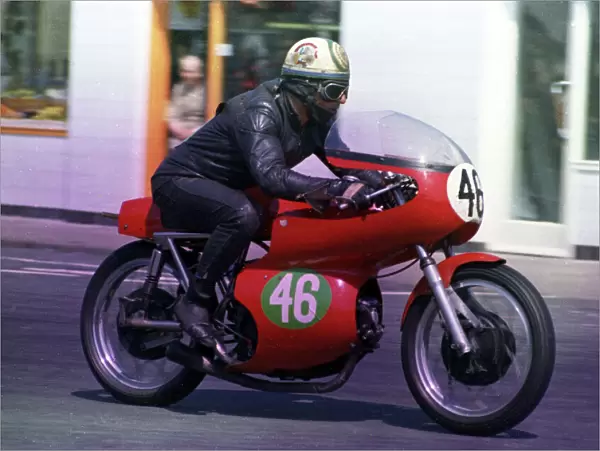 Ken Kay (Aermacchi) 1966 Senior TT