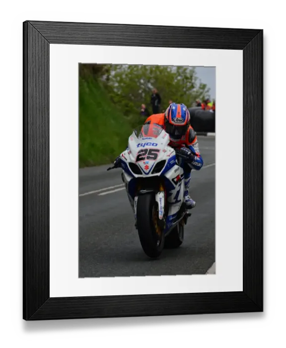 Framed Print : Josh Brookes (Suzuki) 2013 Superbike TT Framed Print : Josh Brookes (Suzuki) 2013 Superbike TT
