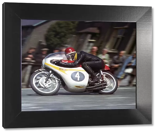 Luigi Taveri (Honda) 1965 Junior TT