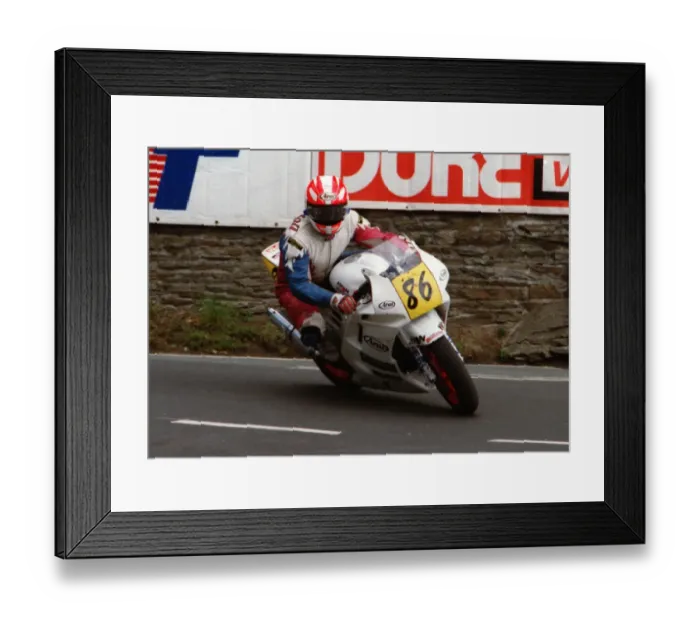 Framed Print : Mark Robinson (Honda) 1995 Junior TT Framed Print : Mark Robinson (Honda) 1995 Junior TT