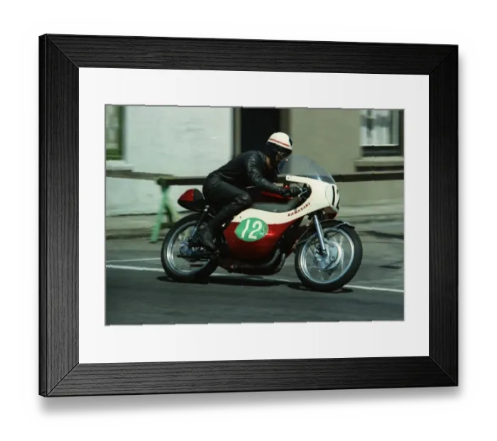 Framed Print : Dave Simmonds (Kawasaki) 1967 Lightweight TT Framed Print : Dave Simmonds (Kawasaki) 1967 Lightweight TT