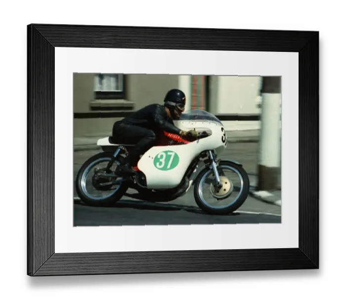 Framed Print : Tony Godfrey (Higley Starmaker) 1967 Lightweight TT Framed Print : Tony Godfrey (Higley Starmaker) 1967 Lightweight TT