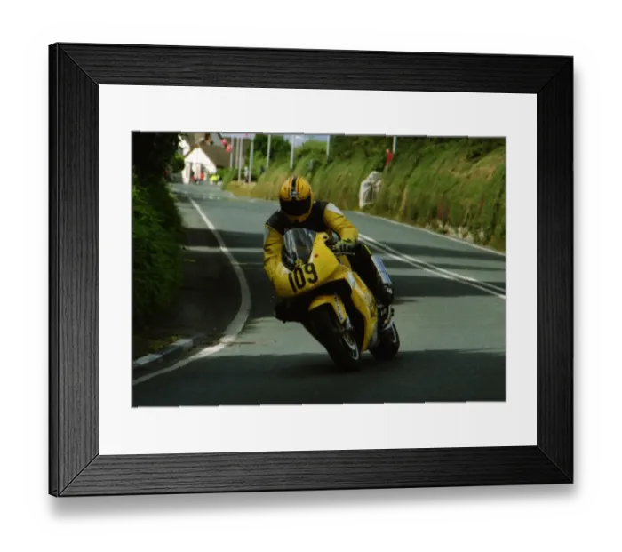 Framed Print : Colin Clark (Suzuki) 2003 Senior Manx Grand Prix Framed Print : Colin Clark (Suzuki) 2003 Senior Manx Grand Prix