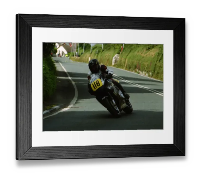 Framed Print : David White (Honda) 2003 Senior Manx Grand Prix Framed Print : David White (Honda) 2003 Senior Manx Grand Prix