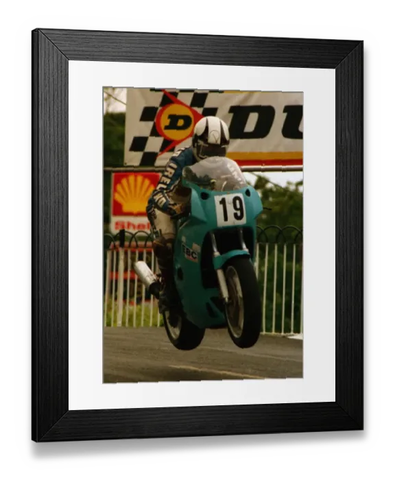 Framed Print : Dennis Ireland (Yamaha) 1988 Formula One TT Framed Print : Dennis Ireland (Yamaha) 1988 Formula One TT