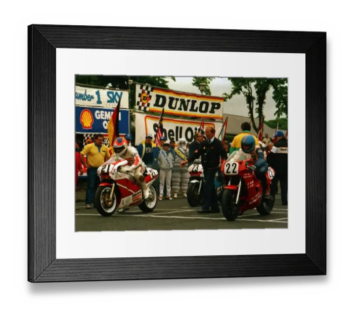 Framed Print : Paul Iddon (Bimota Yamaha) and Steve Linsdell (Yamaha) 1988 Formula One TT Framed Print : Paul Iddon (Bimota Yamaha) and Steve Linsdell (Yamaha) 1988 Formula One TT