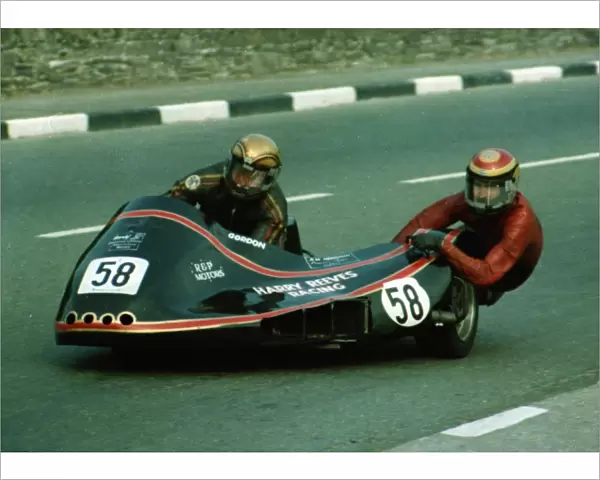 Keith Griffin & Gordon Garrett (Suzuki) 1982 Sidecar TT
