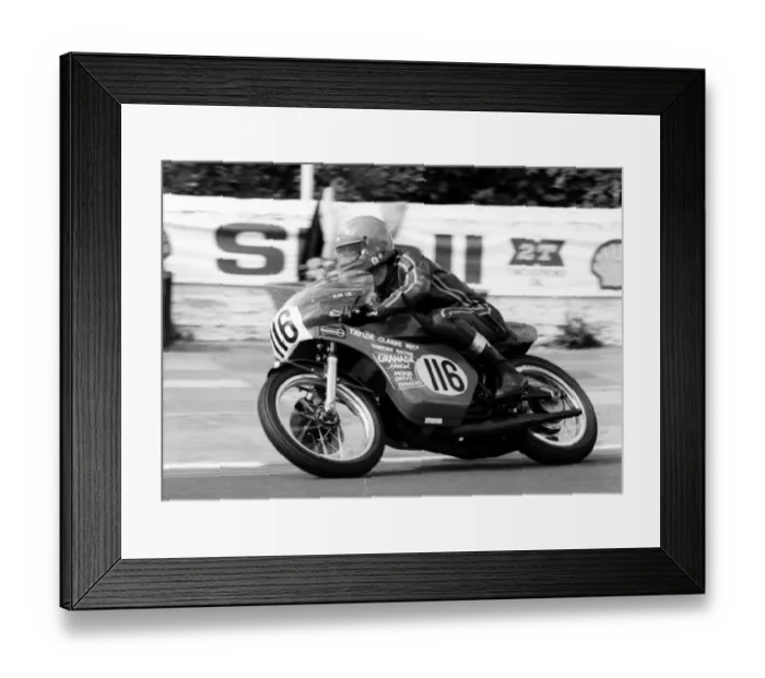 Framed Print : Alan Lee (Visnews Yamaha) 1977 Junior Manx Grand Prix Framed Print : Alan Lee (Visnews Yamaha) 1977 Junior Manx Grand Prix