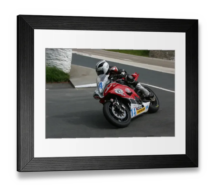 Framed Print : William Dunlop (Yamaha) 2010 Supersport TT Framed Print : William Dunlop (Yamaha) 2010 Supersport TT