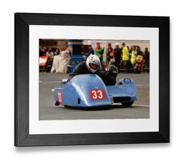 Framed Print : Helmut Lunemann & Martin Loicht (Yamaha) 1996 Sidecar TT