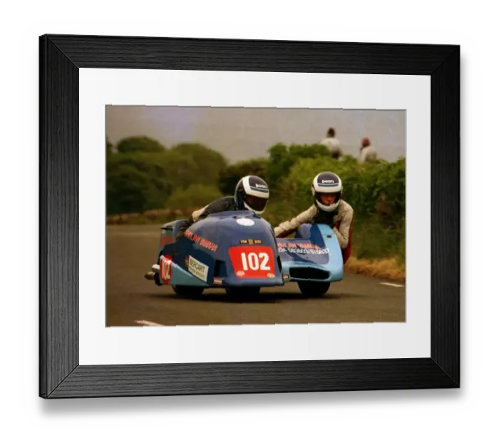 Framed Print : Alan Shand & Neil Miller (Ireson Yamaha) 1988 Sidecar TT Framed Print : Alan Shand & Neil Miller (Ireson Yamaha) 1988 Sidecar TT
