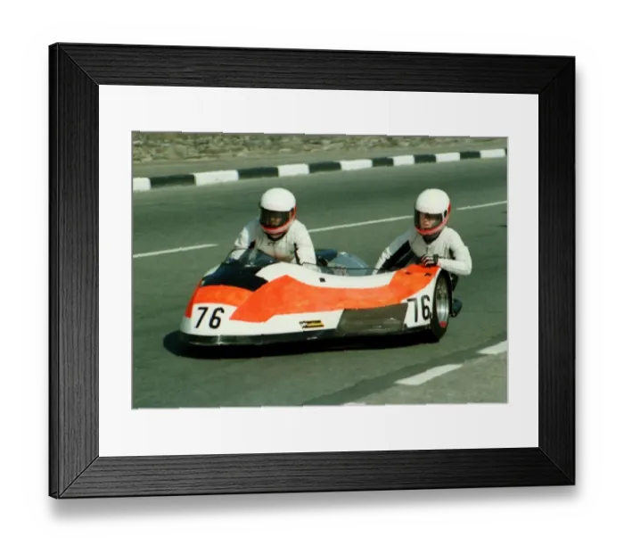 Framed Print : Lionel Fantom & Amanda Fantom (Yamaha) 1984 Sidecar TT Framed Print : Lionel Fantom & Amanda Fantom (Yamaha) 1984 Sidecar TT