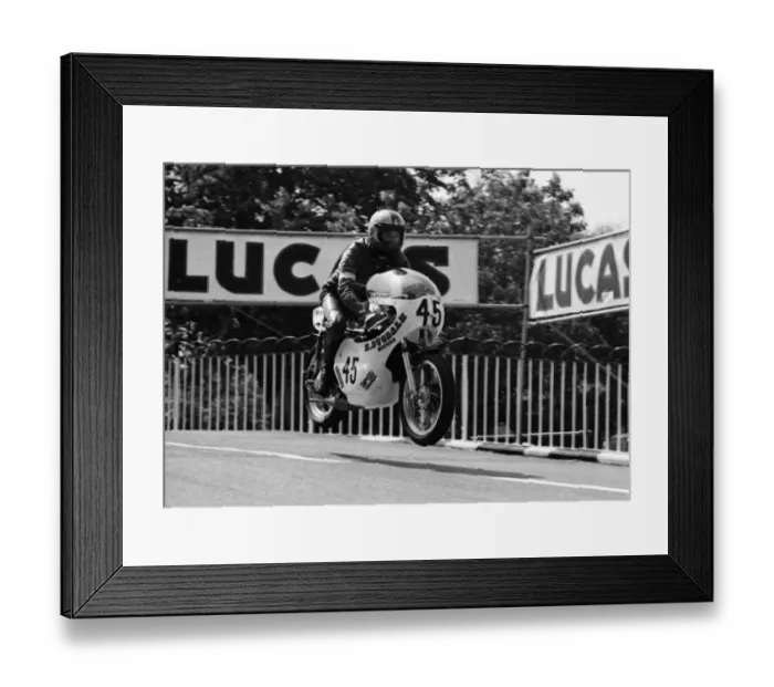 Framed Print : Eddie Roberts (Dugdale Maxton Yamaha) 1975 Classic TT Framed Print : Eddie Roberts (Dugdale Maxton Yamaha) 1975 Classic TT