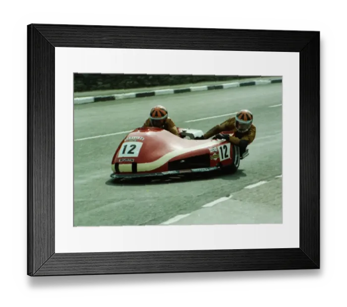 Framed Print : Roy Hanks & Vince Biggs (Yamaha) 1980 Sidecar TT Framed Print : Roy Hanks & Vince Biggs (Yamaha) 1980 Sidecar TT