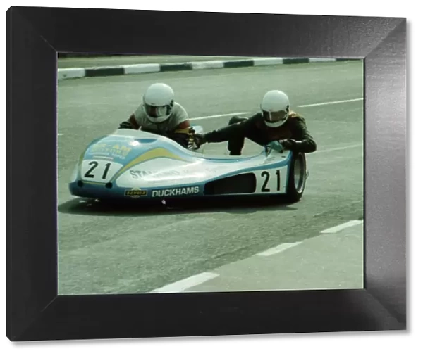 Mike Joyce & Mike Staiano (Yamaha) 1980 Sidecar TT