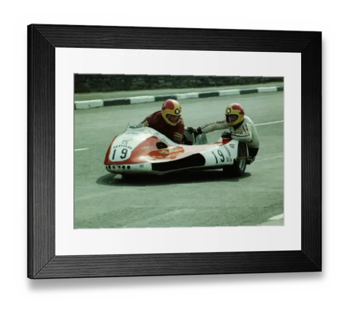 Framed Print : Frank Illingworth & Ray Crowther (Yamaha) 1980 Sidecar TT Framed Print : Frank Illingworth & Ray Crowther (Yamaha) 1980 Sidecar TT