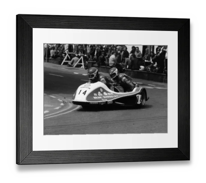 Framed Print : Allan Steele & Colin Bairnson (Bardsley Yamaha) 1980 Sidecar TT Framed Print : Allan Steele & Colin Bairnson (Bardsley Yamaha) 1980 Sidecar TT
