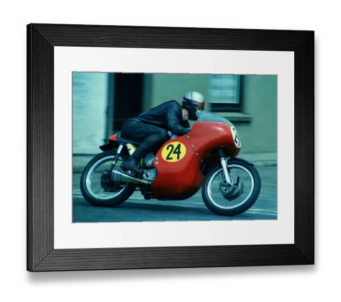 Framed Print : John Findlay (Norton) 1969 Senior TT