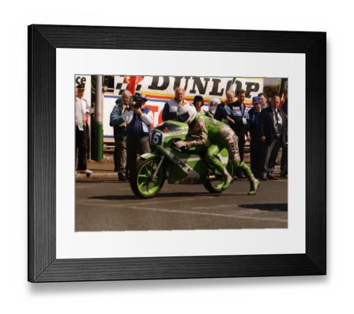 Framed Print : Graeme McGregor (Kawasaki) 1989 Junior TT Framed Print : Graeme McGregor (Kawasaki) 1989 Junior TT