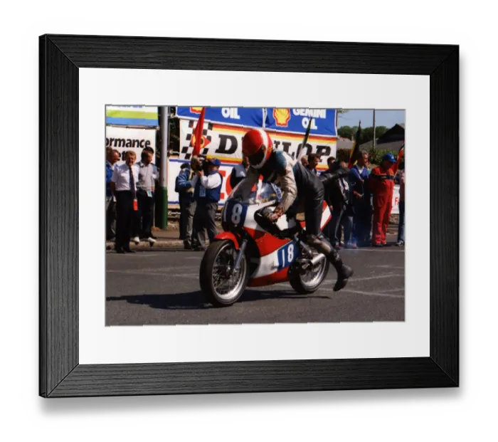Framed Print : George Linder (Yamaha) 1989 Junior TT Framed Print : George Linder (Yamaha) 1989 Junior TT