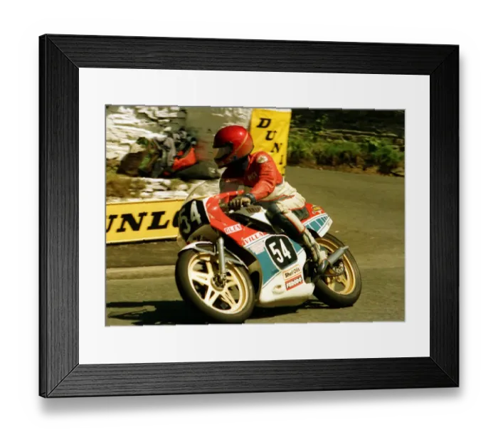 Framed Print : Mike Williams (Yamaha) 1987 Formula Two TT Framed Print : Mike Williams (Yamaha) 1987 Formula Two TT