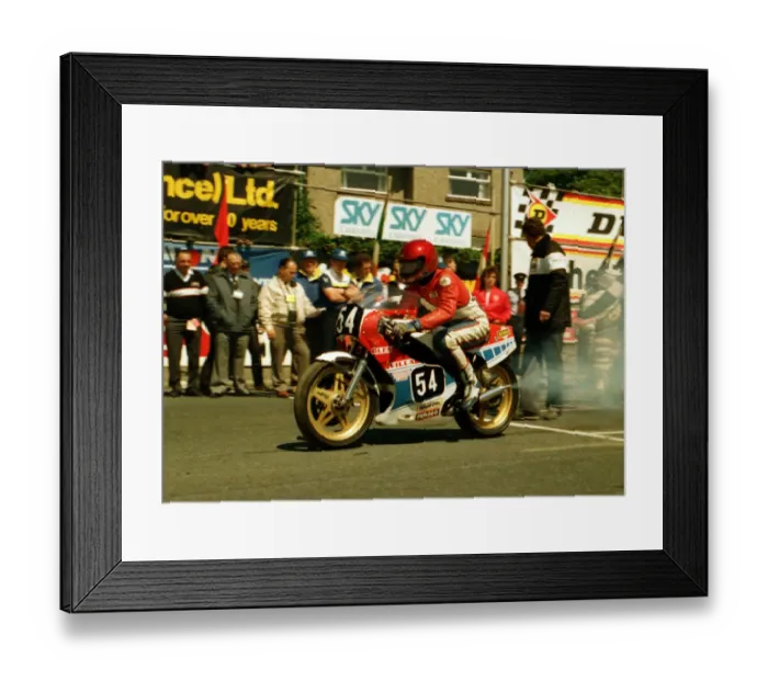 Framed Print : Mick Williams (Yamaha) 1987 Formula Two TT Framed Print : Mick Williams (Yamaha) 1987 Formula Two TT