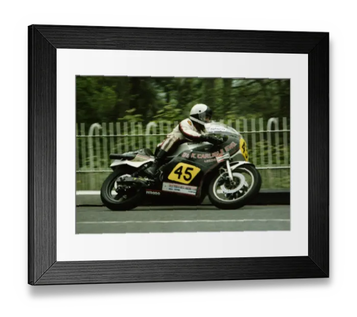 Framed Print : Steve Ward (Suzuki) 1979 Senior TT Framed Print : Steve Ward (Suzuki) 1979 Senior TT