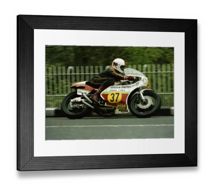 Framed Print : Roger Nicholls (Yamaha) 1979 Senior TT Framed Print : Roger Nicholls (Yamaha) 1979 Senior TT